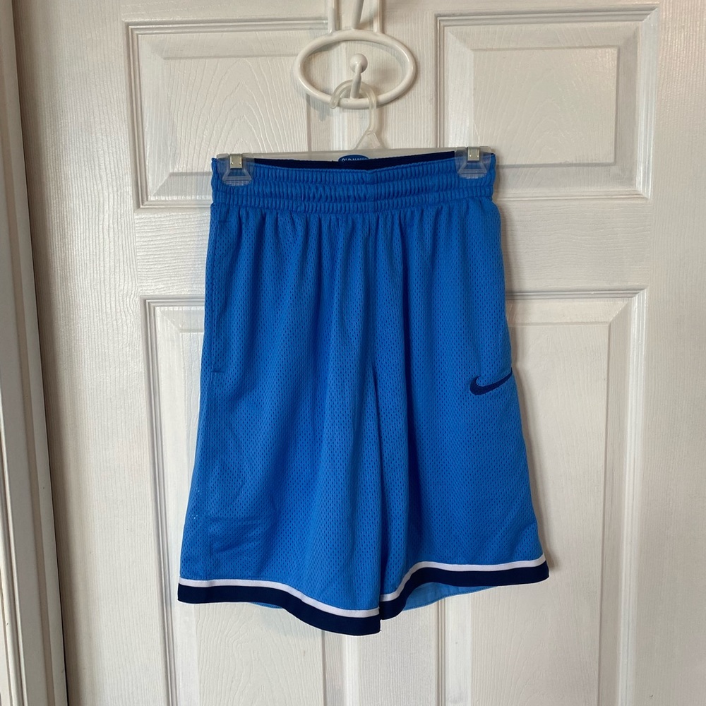 Nike men’s Dri-fit mesh shorts